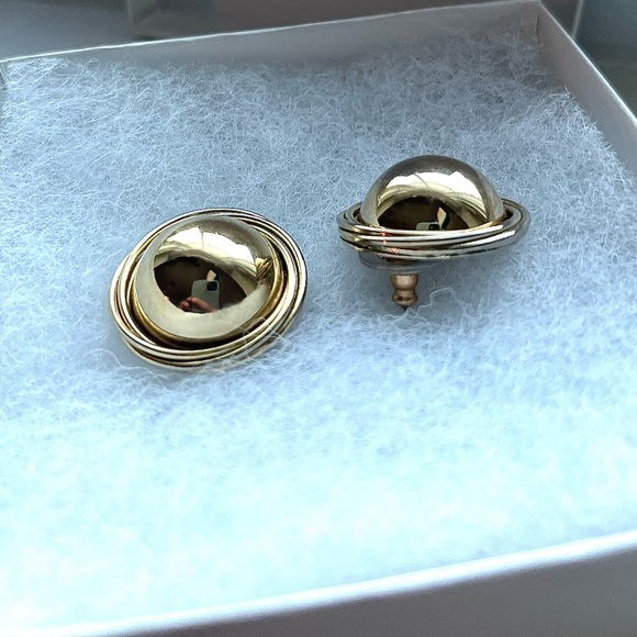 Vintage Boutique Gold ball knot stud earrings - Picture 5 of 16